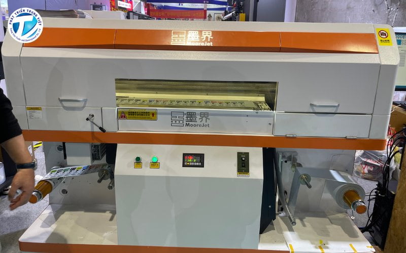 Máy in tem nhãn sản phẩm MooreJet